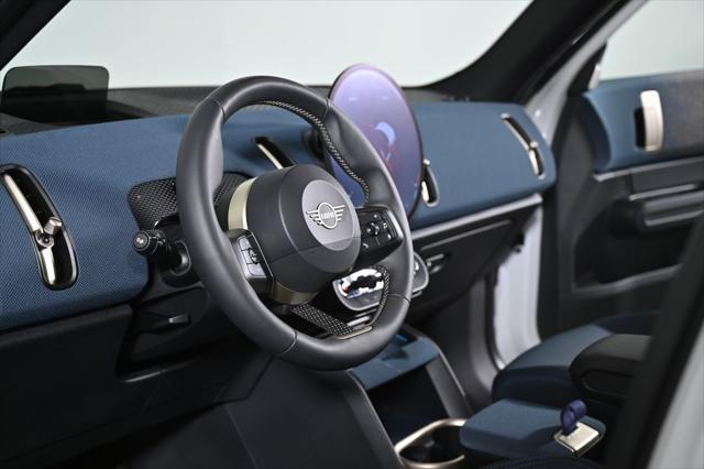 Photo of 2025 Nanuq White Metallic MINI Countryman