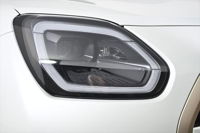 Photo of 2025 Nanuq White Metallic MINI Countryman