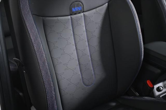 Photo of 2025 Nanuq White Metallic MINI Countryman
