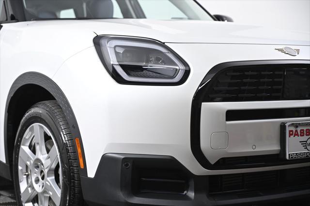 Photo of 2025 Nanuq White Metallic MINI Countryman