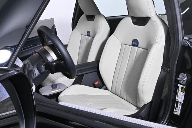Photo of 2025 Midnight Black II Metallic MINI Hardtop
