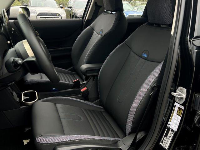 Photo of 2025 Midnight Black II Metallic MINI Hardtop