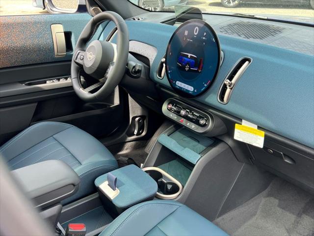 Photo of 2025 Blazing Blue Metallic MINI Countryman