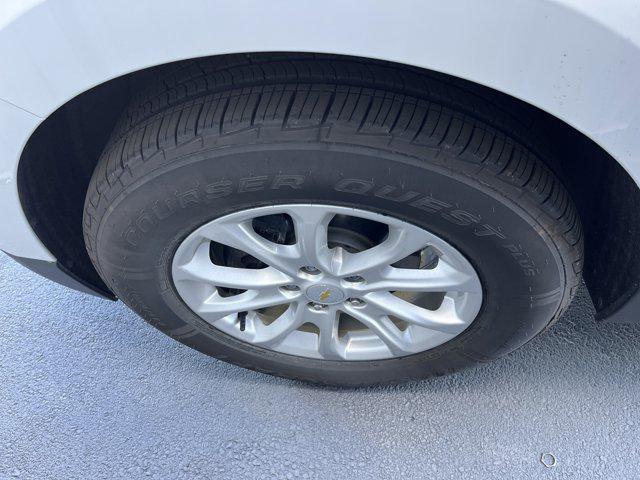 Photo of 2018 Iridescent Pearl Tricoat Chevrolet Equinox