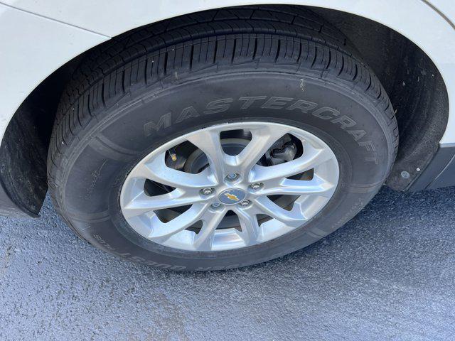 Photo of 2018 Iridescent Pearl Tricoat Chevrolet Equinox