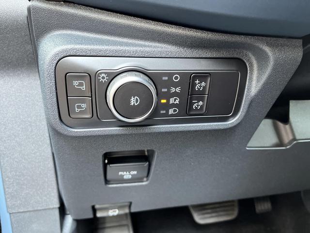 Photo of 2025 Azure Gray Metallic Tri-Coat Ford Bronco
