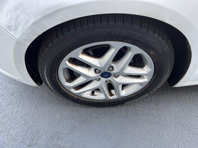 Photo of 2016 OXFORD WHITE Ford Fusion