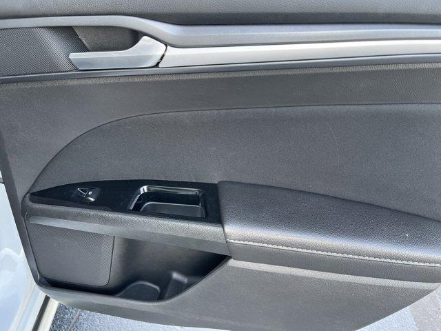 Photo of 2016 OXFORD WHITE Ford Fusion