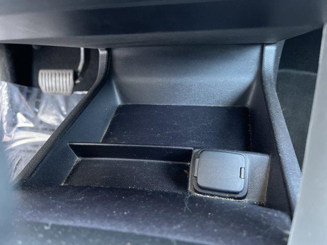 Photo of 2016 OXFORD WHITE Ford Fusion