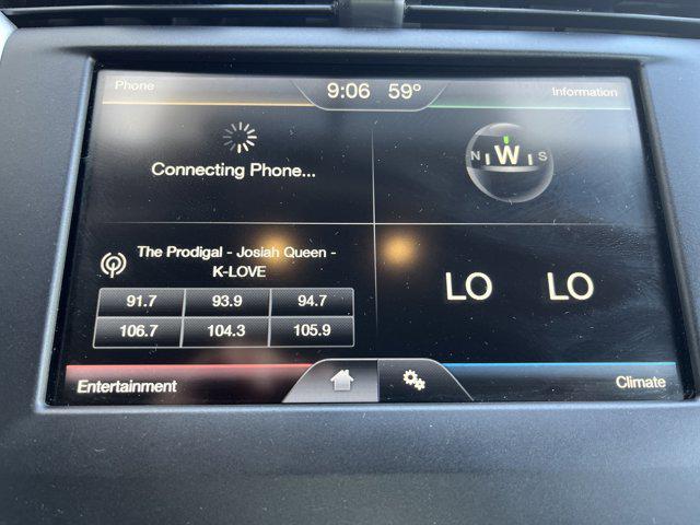 Photo of 2016 OXFORD WHITE Ford Fusion
