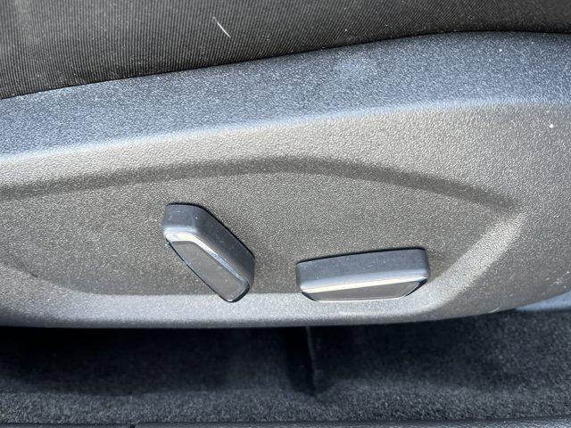 Photo of 2016 OXFORD WHITE Ford Fusion