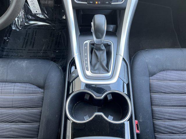 Photo of 2016 OXFORD WHITE Ford Fusion