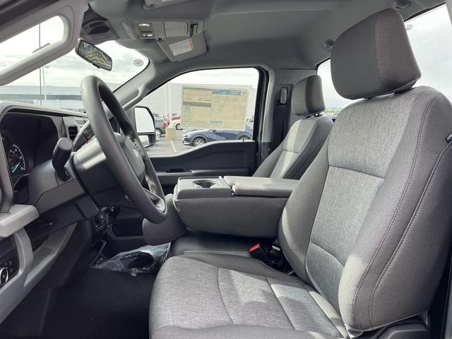 Photo of 2025 Carbonized Gray Metallic Ford F-250