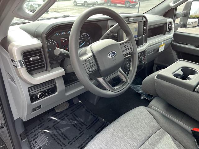 Photo of 2025 Carbonized Gray Metallic Ford F-250