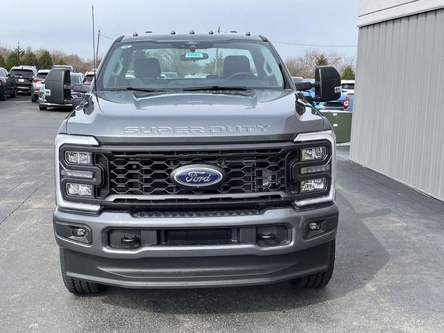 Photo of 2025 Carbonized Gray Metallic Ford F-250