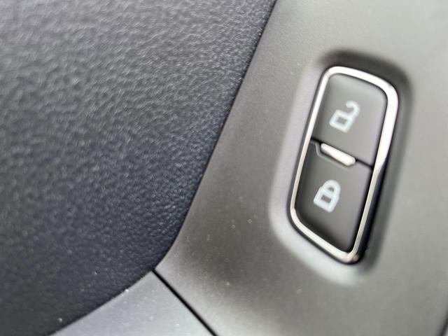 Photo of 2025 Carbonized Gray Metallic Ford F-250