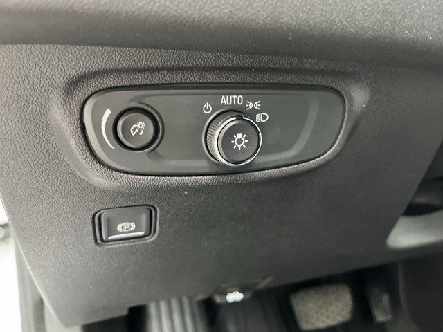 Photo of 2020 Summit White GMC Terrain