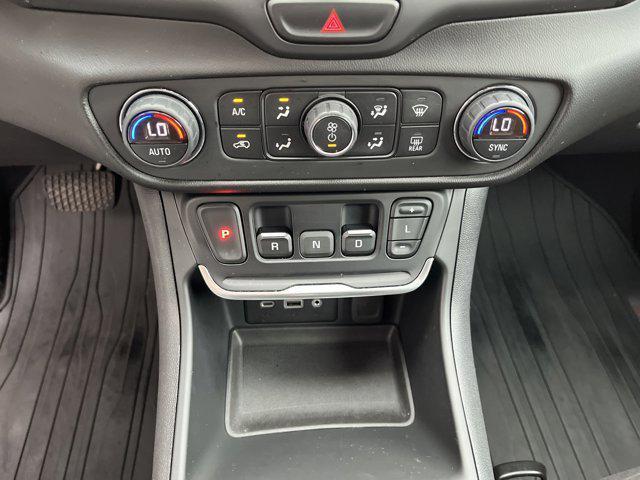 Photo of 2020 Summit White GMC Terrain