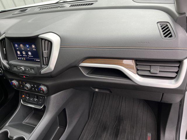 Photo of 2020 Summit White GMC Terrain