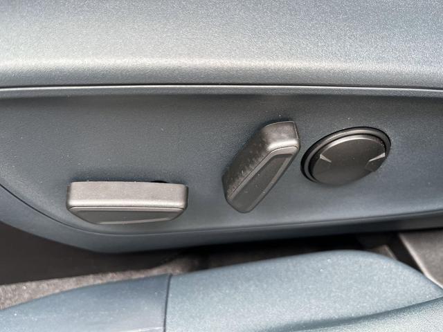Photo of 2025 Shadow Black Ford Maverick
