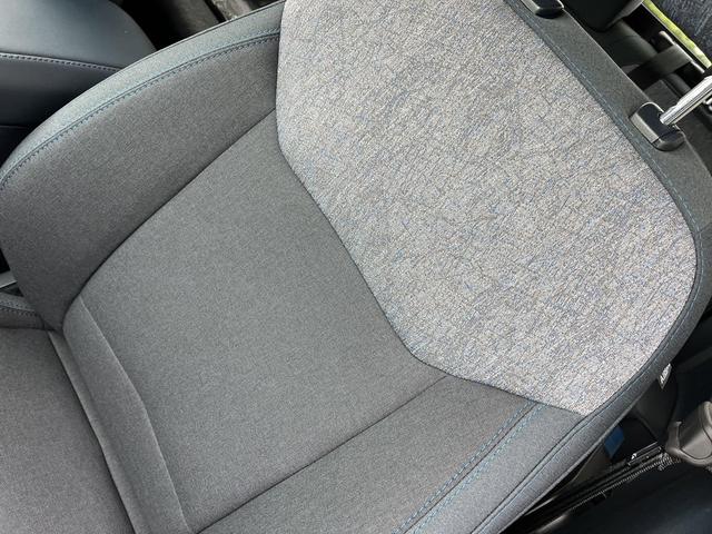 Photo of 2025 Shadow Black Ford Maverick
