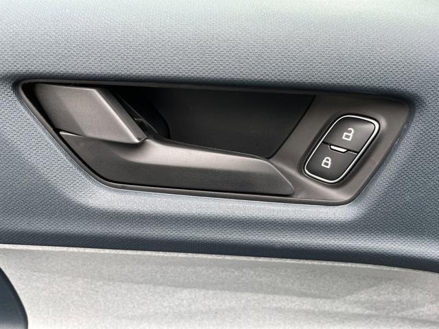 Photo of 2025 Shadow Black Ford Maverick