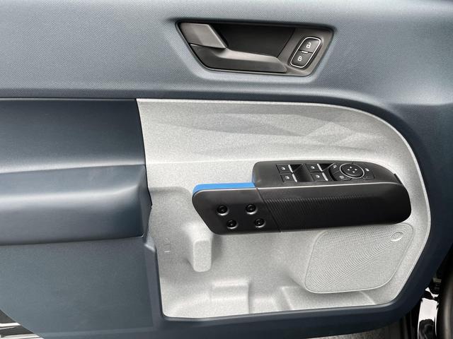 Photo of 2025 Shadow Black Ford Maverick
