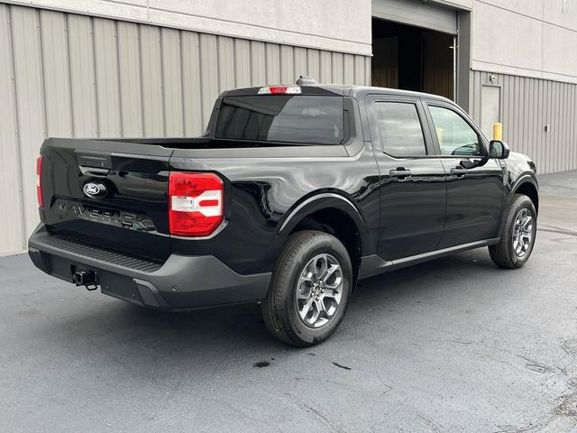 Photo of 2025 Shadow Black Ford Maverick