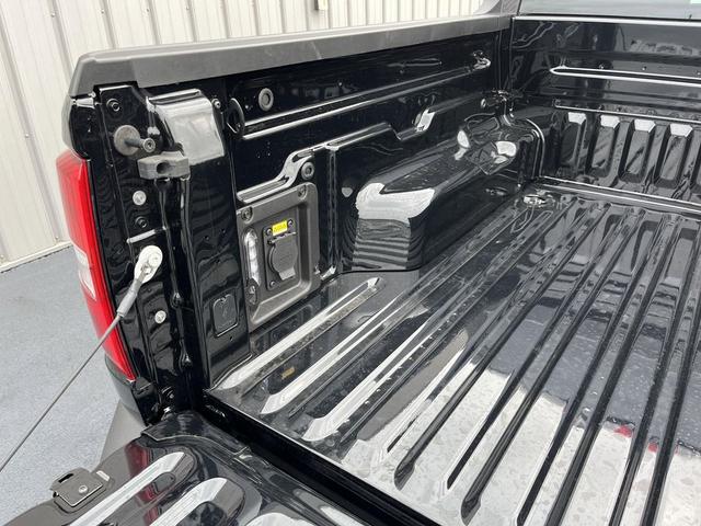 Photo of 2025 Shadow Black Ford Maverick
