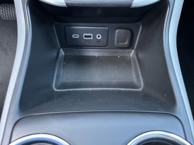 Photo of 2023 Summit White GMC Terrain