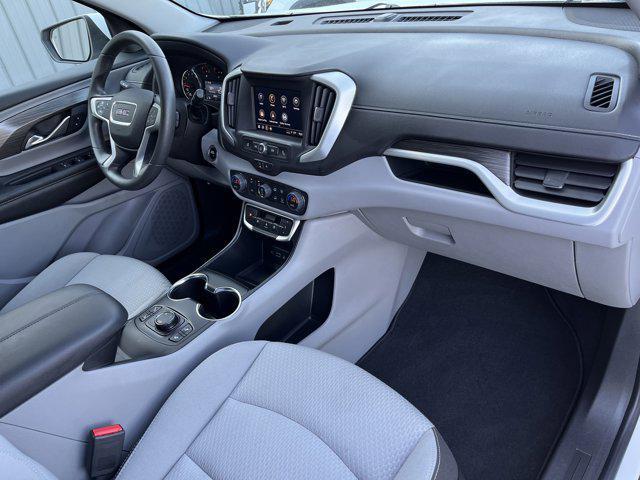 Photo of 2023 Summit White GMC Terrain