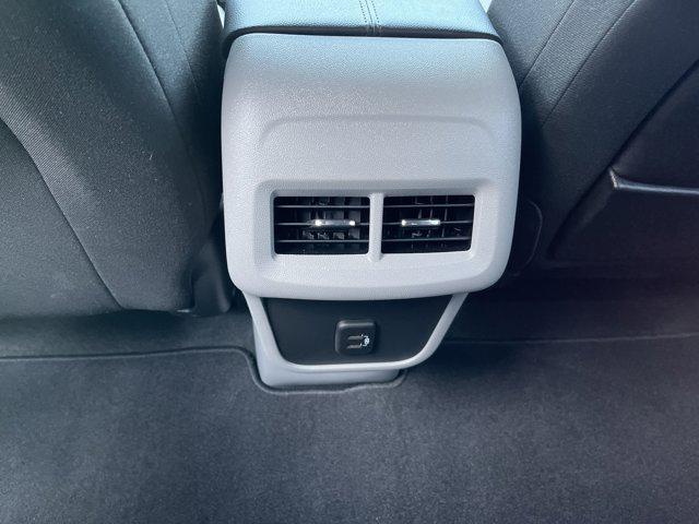 Photo of 2023 Summit White GMC Terrain
