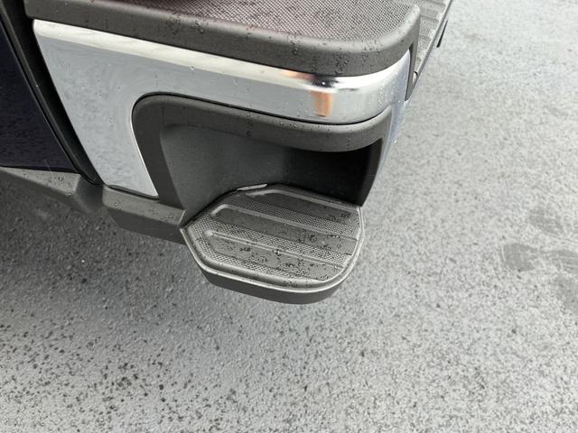 Photo of 2025 Antimatter Blue Metallic Ford F-250