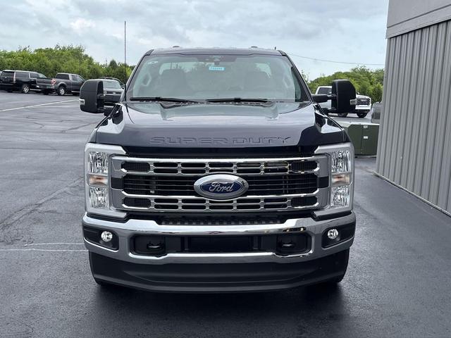 Photo of 2025 Antimatter Blue Metallic Ford F-250