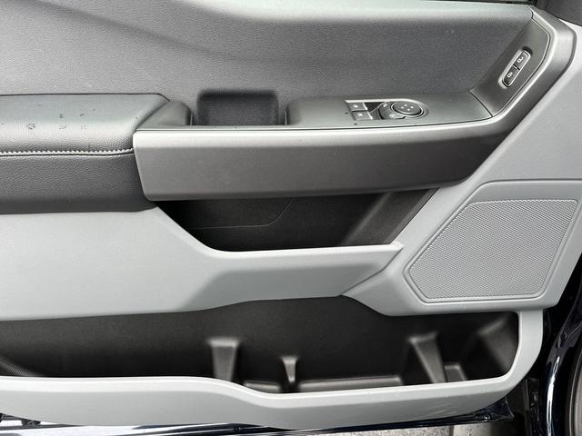 Photo of 2025 Antimatter Blue Metallic Ford F-250
