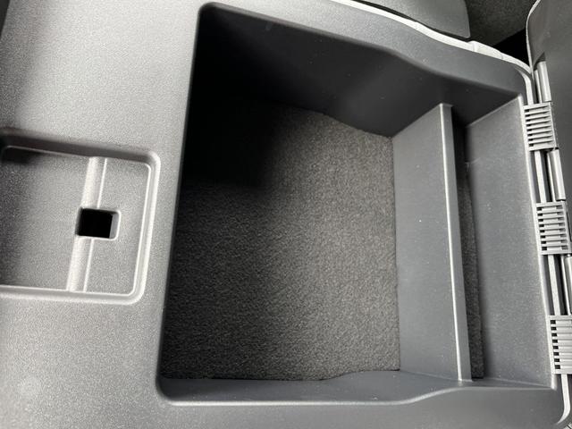 Photo of 2025 Antimatter Blue Metallic Ford F-250