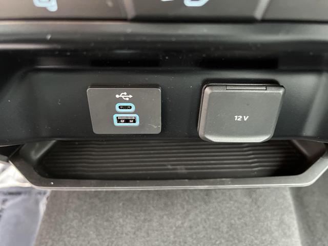 Photo of 2025 Antimatter Blue Metallic Ford F-250