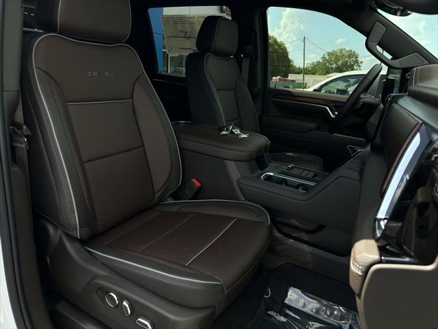 Photo of 2025 Summit White GMC Sierra 3500
