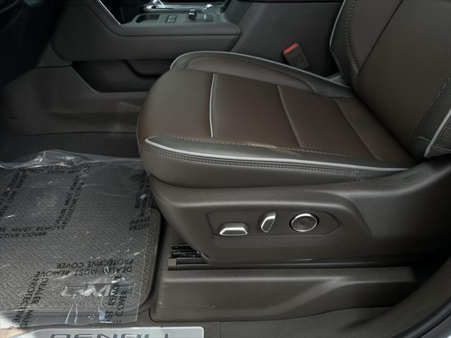 Photo of 2025 Summit White GMC Sierra 3500