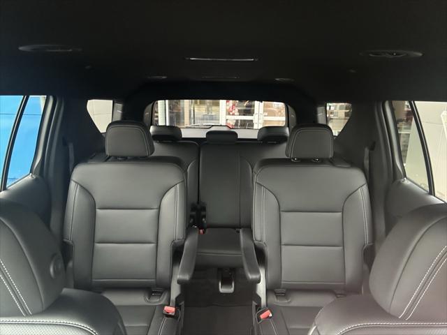 Photo of 2025 Sterling Gray Metallic Chevrolet Traverse