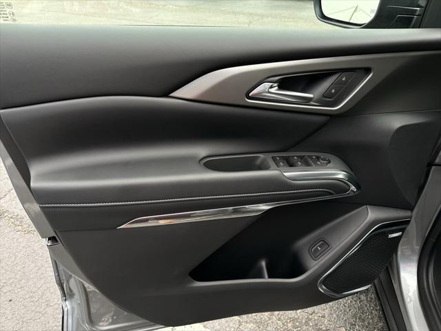 Photo of 2025 Sterling Gray Metallic Chevrolet Traverse
