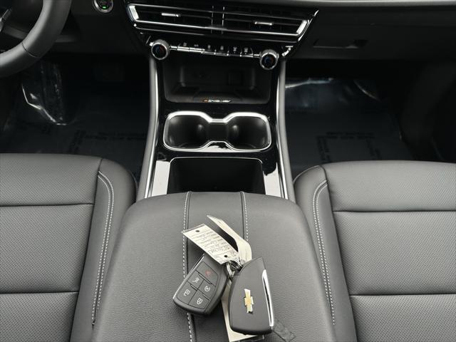 Photo of 2025 Sterling Gray Metallic Chevrolet Traverse