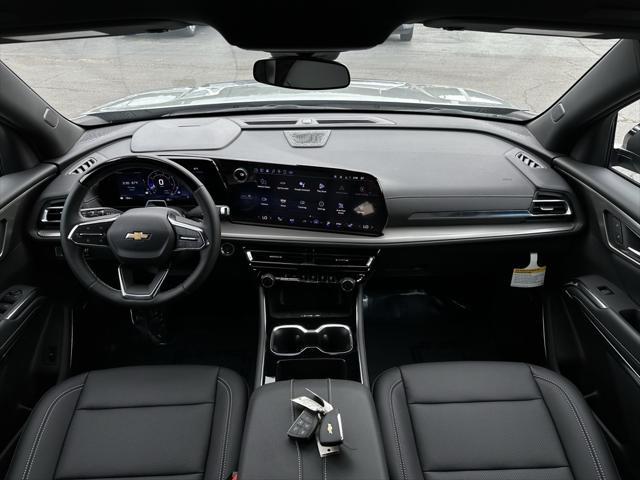 Photo of 2025 Sterling Gray Metallic Chevrolet Traverse