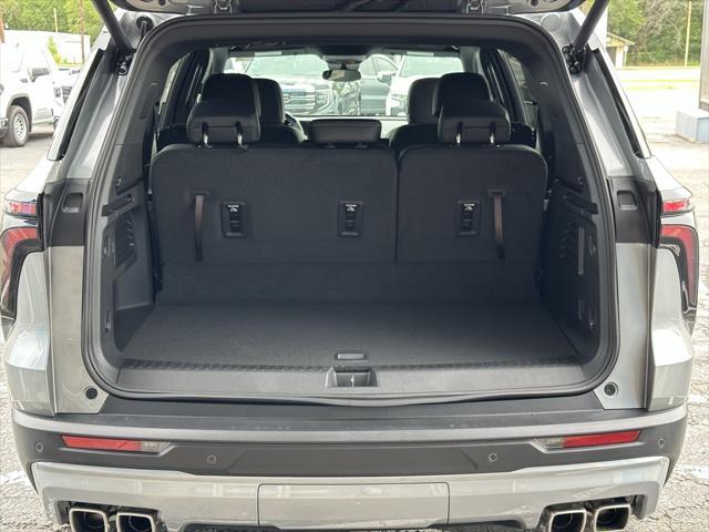 Photo of 2025 Sterling Gray Metallic Chevrolet Traverse