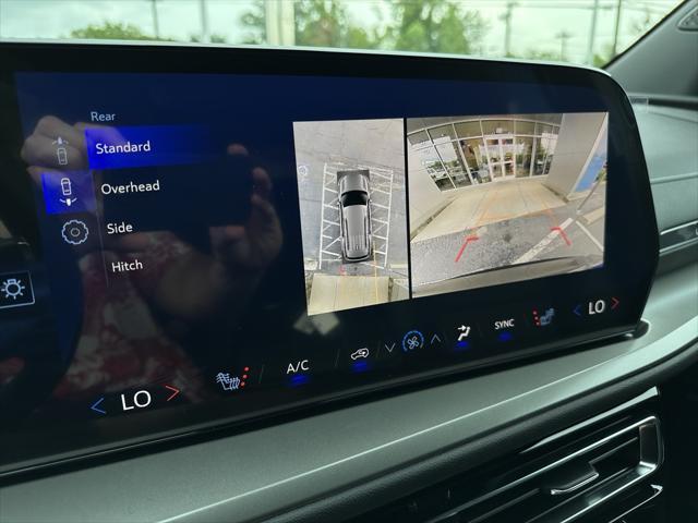 Photo of 2025 Sterling Gray Metallic Chevrolet Traverse