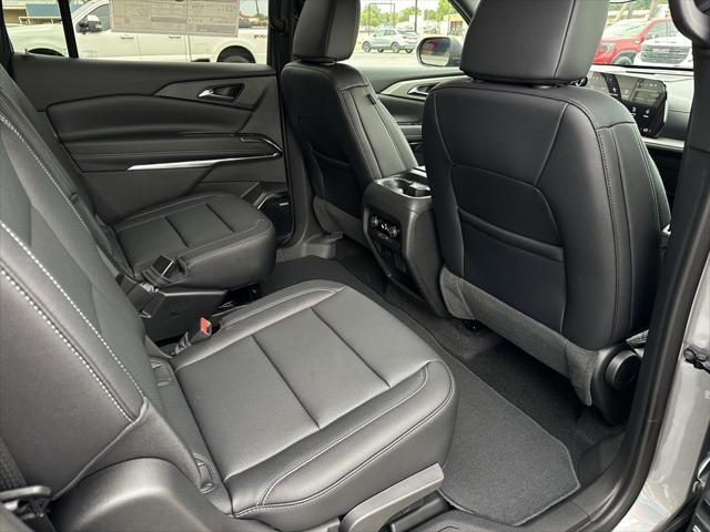 Photo of 2025 Sterling Gray Metallic Chevrolet Traverse
