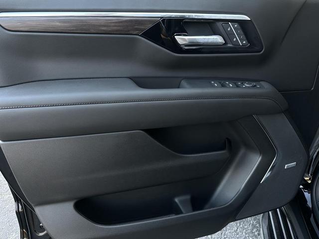 Photo of 2025 Black Chevrolet Tahoe