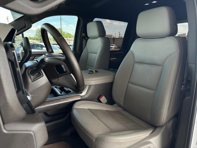 Photo of 2025 White Frost Tricoat GMC Sierra 3500