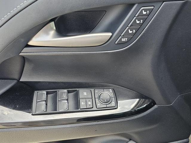 Photo of 2020 Silver Lexus LX 570