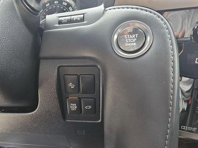 Photo of 2020 Silver Lexus LX 570